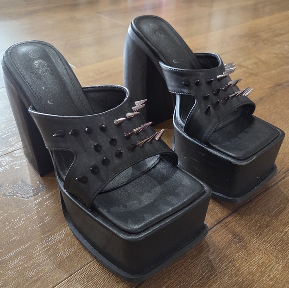 Dolls Kill Shoes - Dolls Kill Spice It Up Blk Spiked Platform Heels 6.5 Goth Whimsygoth Grunge Fun